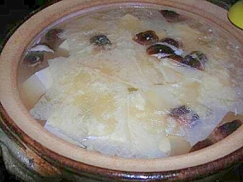 贅沢湯豆腐　湯葉入り♪